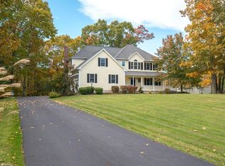 5 Lee St, Uxbridge, MA 01569