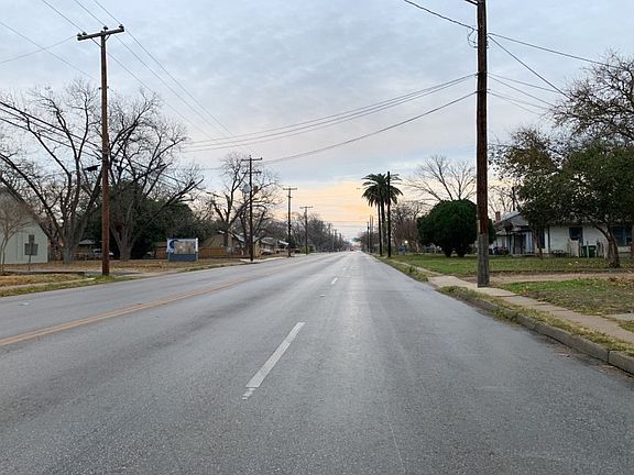 5th image of 2406 W Southcross Blvd