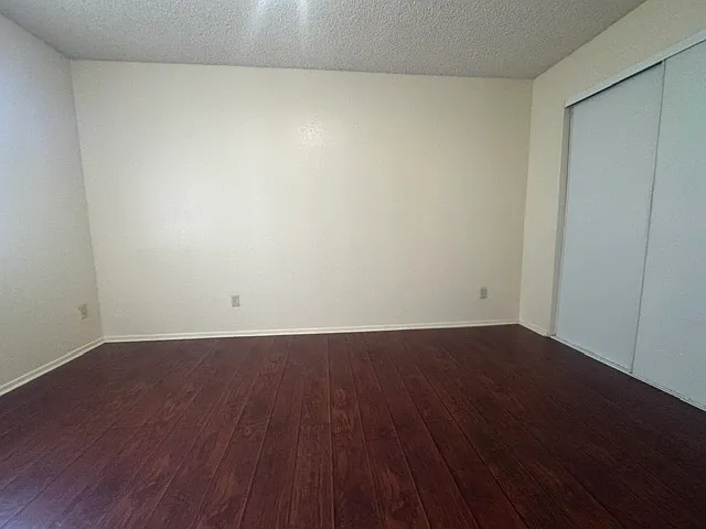 12700 Kornblum Ave — Photo 23