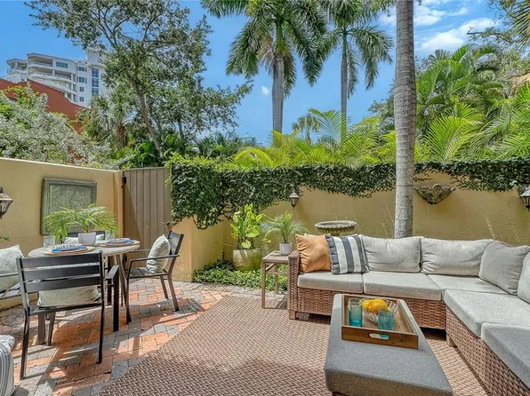 1513 Oak St #18, Sarasota, FL 34236