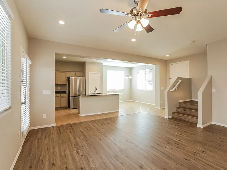 7338 W Cambridge Ave — Photo 6