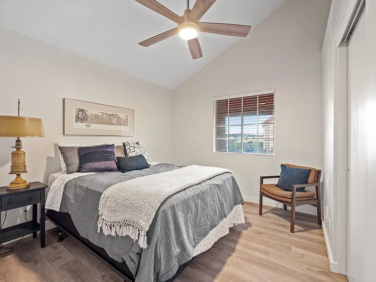 2143 E Center Ln #1 — Photo 7