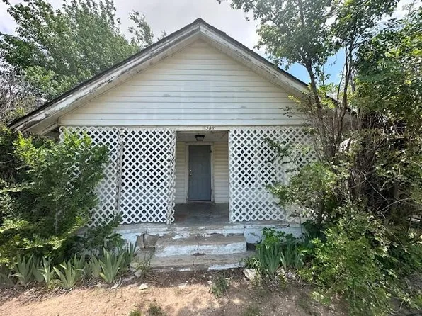 308 S Charles St, Shattuck, OK 73858
