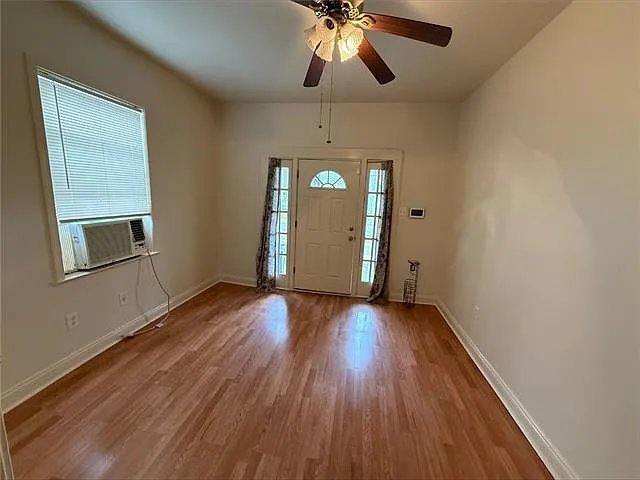 2 bed, 1.0 bath, 800 sqft, $1,125 — Photo 2