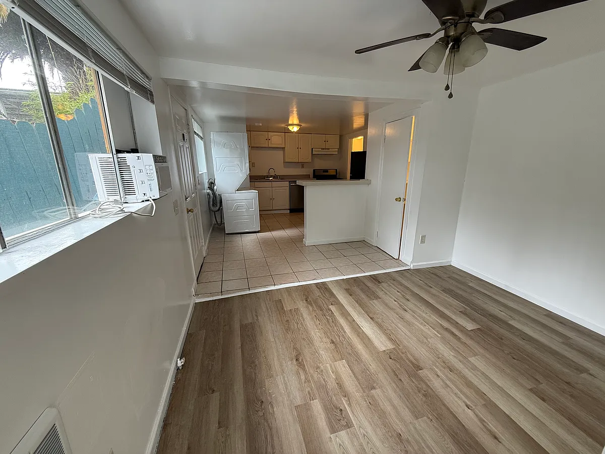 Building Photo - 1211 Escobar St
