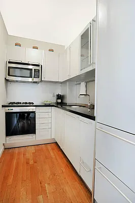 Rented by SERHANT. | media 26