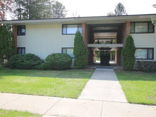 201 Meech St APT 1, Charlevoix, MI 49720