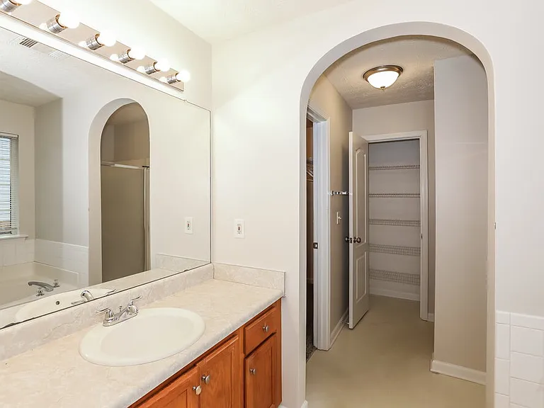 5250 Yellow Pine Dr — Photo 10