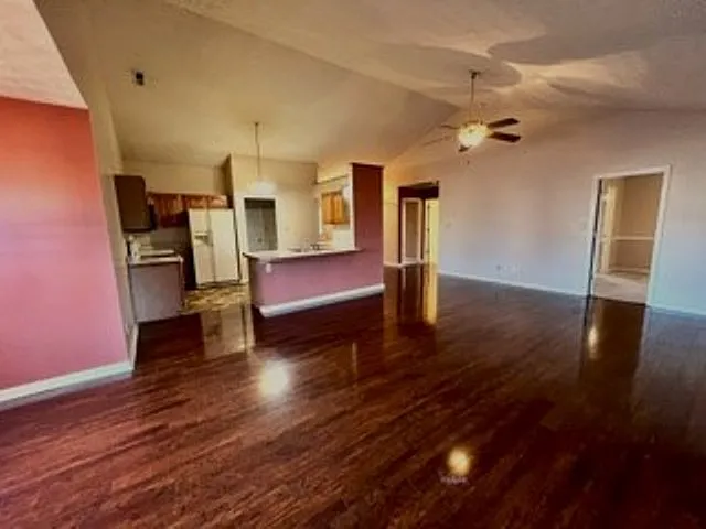 2 bed, 1326 sqft, $1,550 — Photo 3