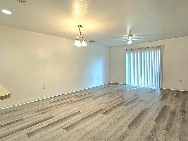 5525 Yale St — Photo 3