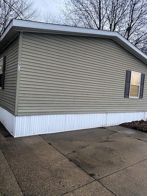 1st image of 271 Fescue Dr SE #29