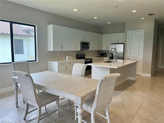 3rd image of 5252 Lamone LN