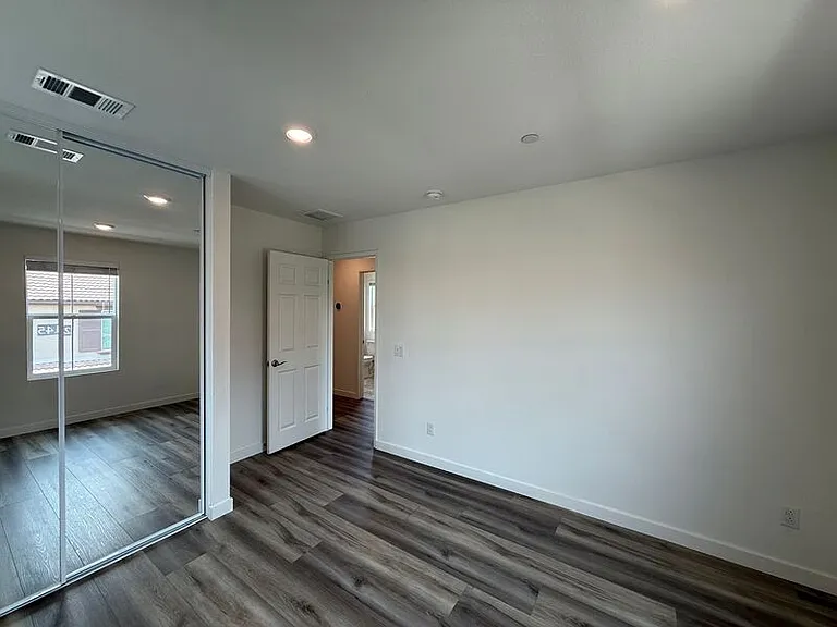 24159 Verin St — Photo 14