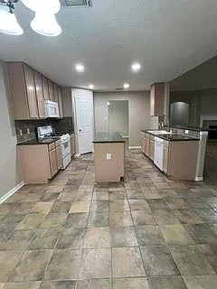 2239 Tourney Ln — Photo 12