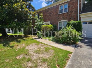 8595 Riverchase Dr, Germantown, TN 38139