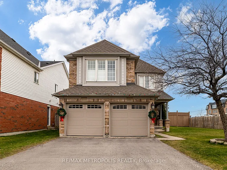 33 Tweedie Cres #BASEMENT — Photo 1