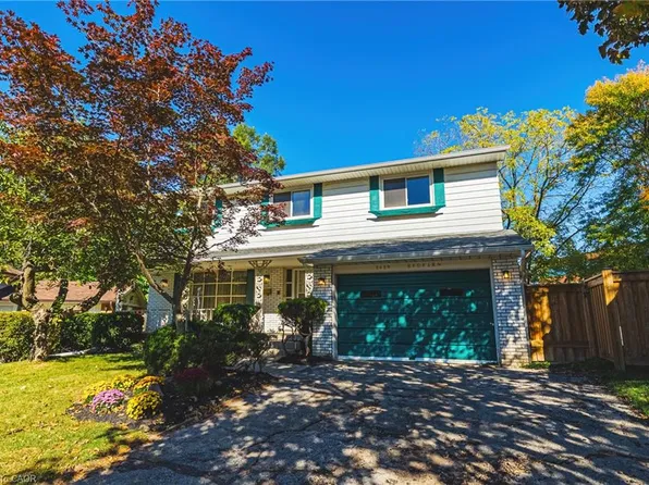 2429 Redfern Rd, Burlington, ON L7R 1Y1