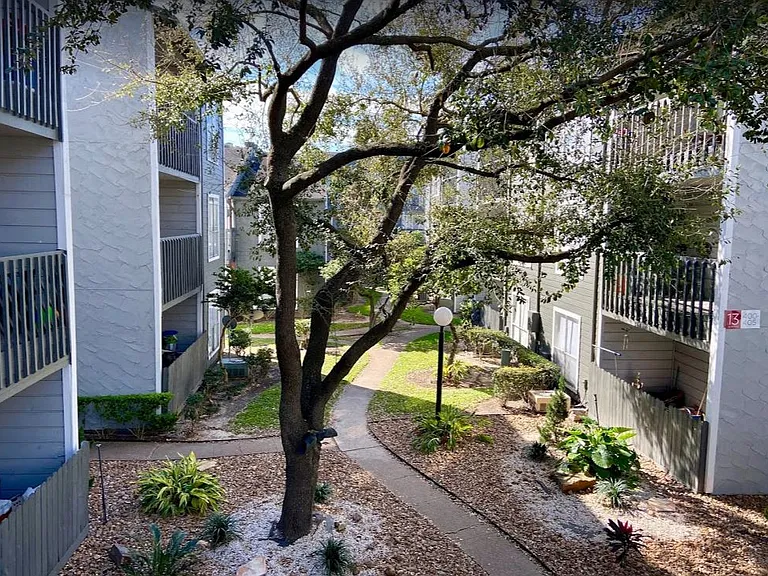 The One at 5959 — Photo 21