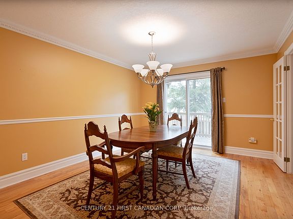 5th image of 327 Everglade Cres