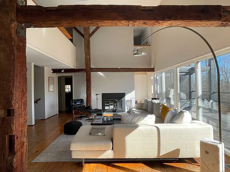 58 Wells Hill Rd — Photo 5