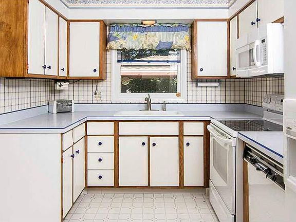 4th image of 2706 W Bridger Dr