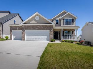 1051 Miremont Dr, Ballwin, MO 63011