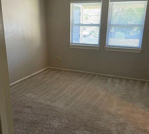 3rd image of 115 Sycamore Dr #109