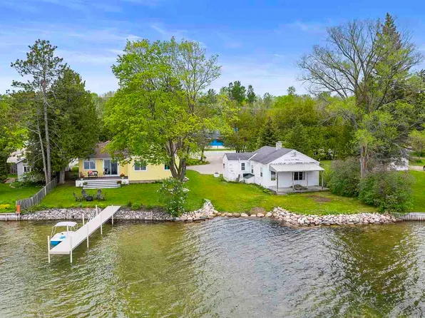 4760 Oden Rd, Alanson, MI 49706