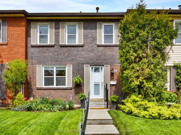 2825 Gananoque Dr #62, Mississauga, ON L5N 1V6