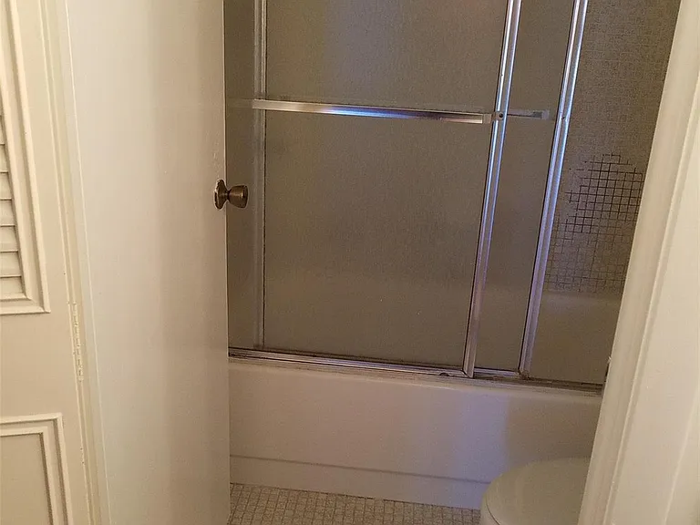 1300 NE Miami Gardens Dr #810E — Photo 9