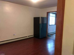 5712 156th St, Flushing, NY 11355