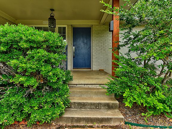 2nd image of 1723 Churchill Way