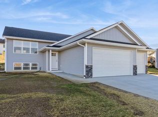 187 Karen Dr, Williamsburg, IA 52361