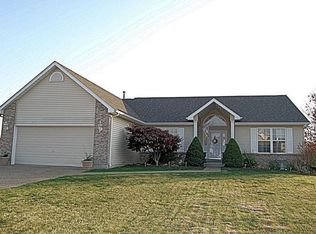 11 Vast Horizon Dr, Dardenne Prairie, MO 63368