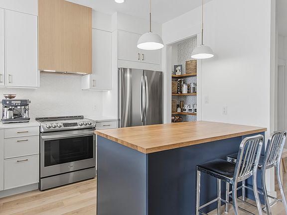 4th image of 1024 Glacier View Dr #6