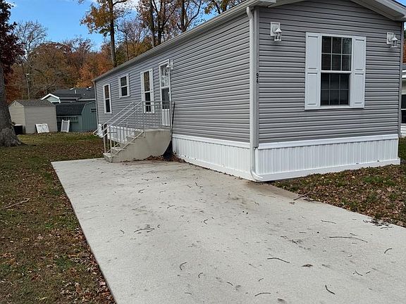 4th image of 94 White Oak Dr