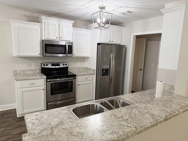 217 Stillwater Dr — Photo 3