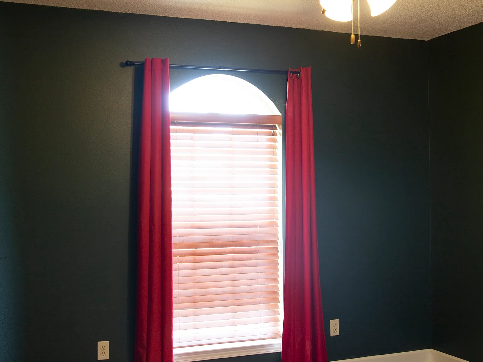 3 bed, 1999 sqft, $2,400 — Photo 3