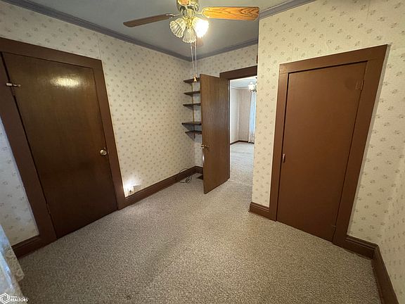 5th image of 411 N Division St