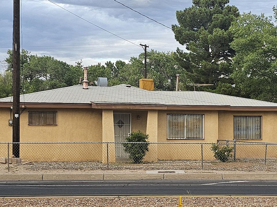 1st image of 524 Atrisco Dr NW