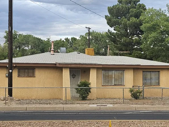 524 Atrisco Dr NW, Albuquerque, NM 87105