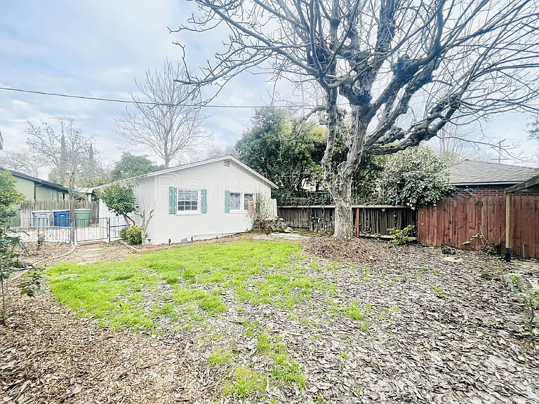 2640 2nd Ave — Photo 8