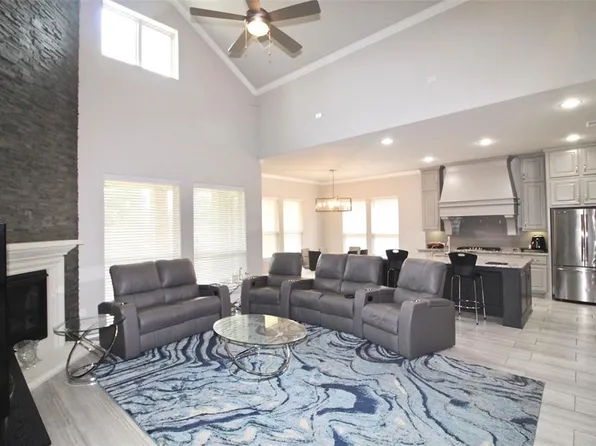 5019 Anthony Springs Ln, Sugar Land, TX 77479