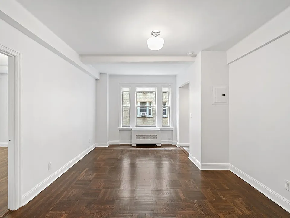 24 5th Ave #823