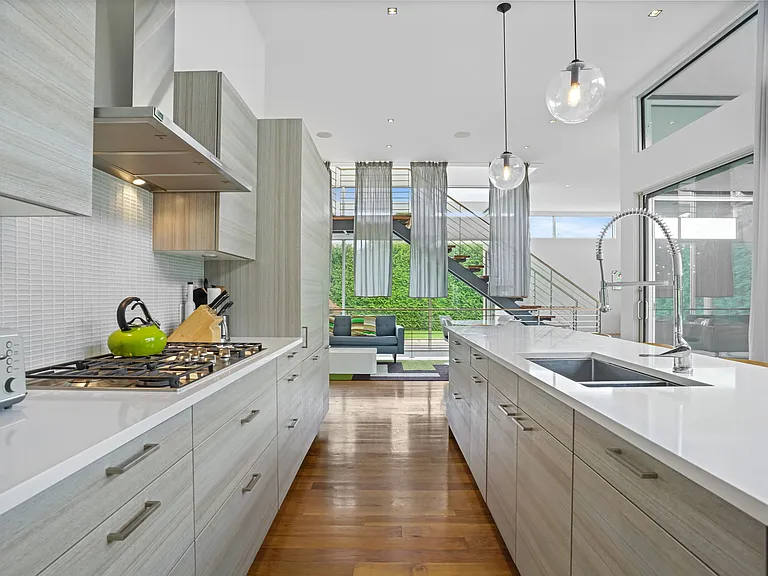 135 Middle Pond Rd — Photo 8
