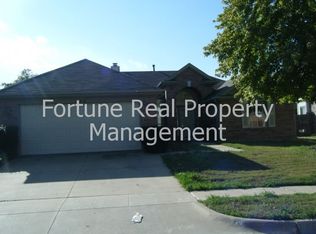 714 Turnstone Dr, Arlington, TX 76018