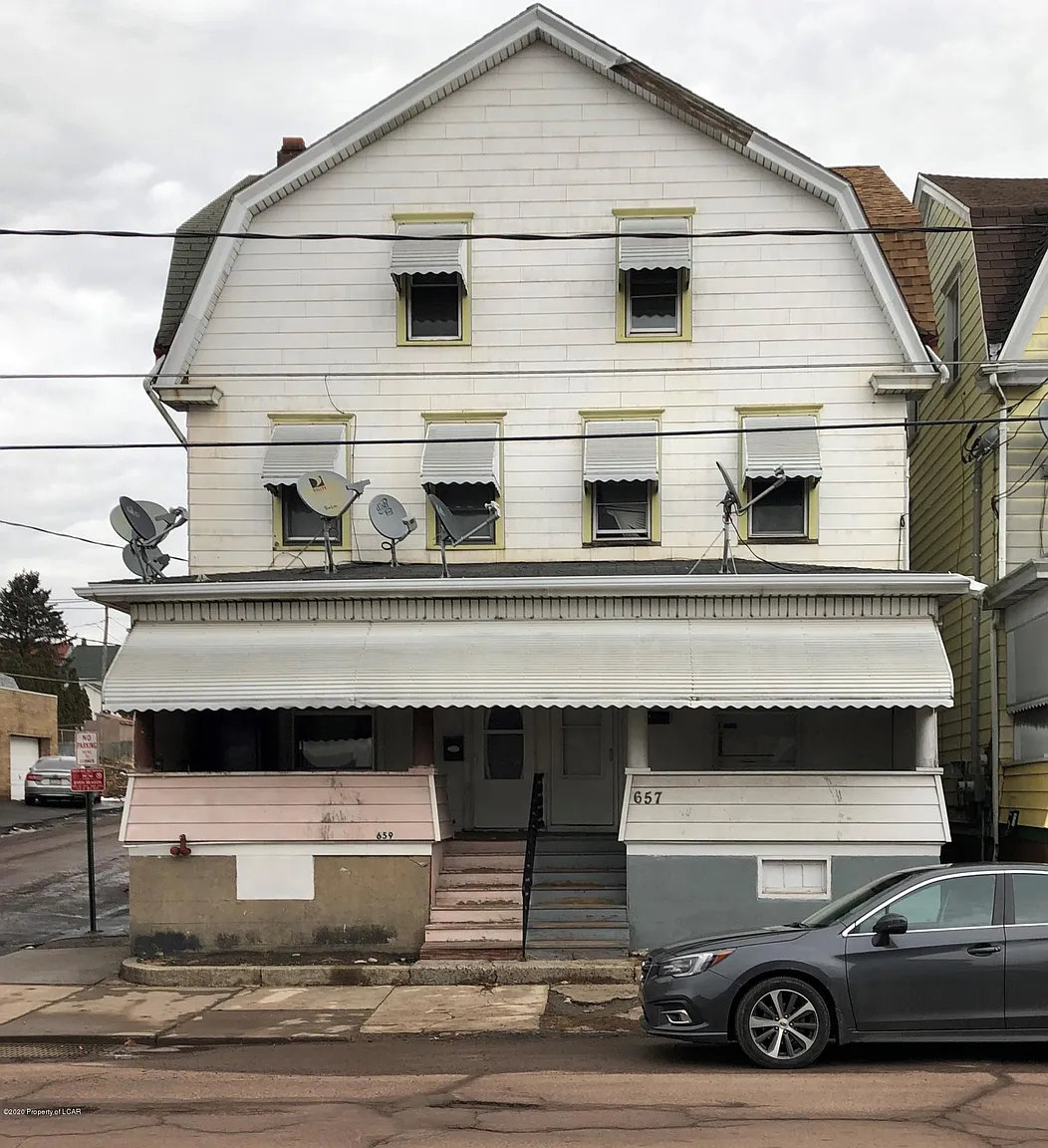 657 Alter St photo 1