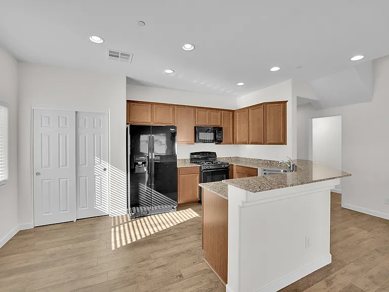 6489 Burns Allen Ave #102 — Photo 4
