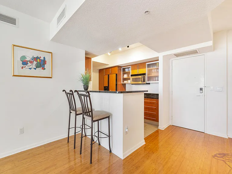 1551 N Flagler Dr #903 — Photo 7