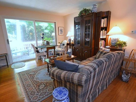 4th image of 802 Trailridge E